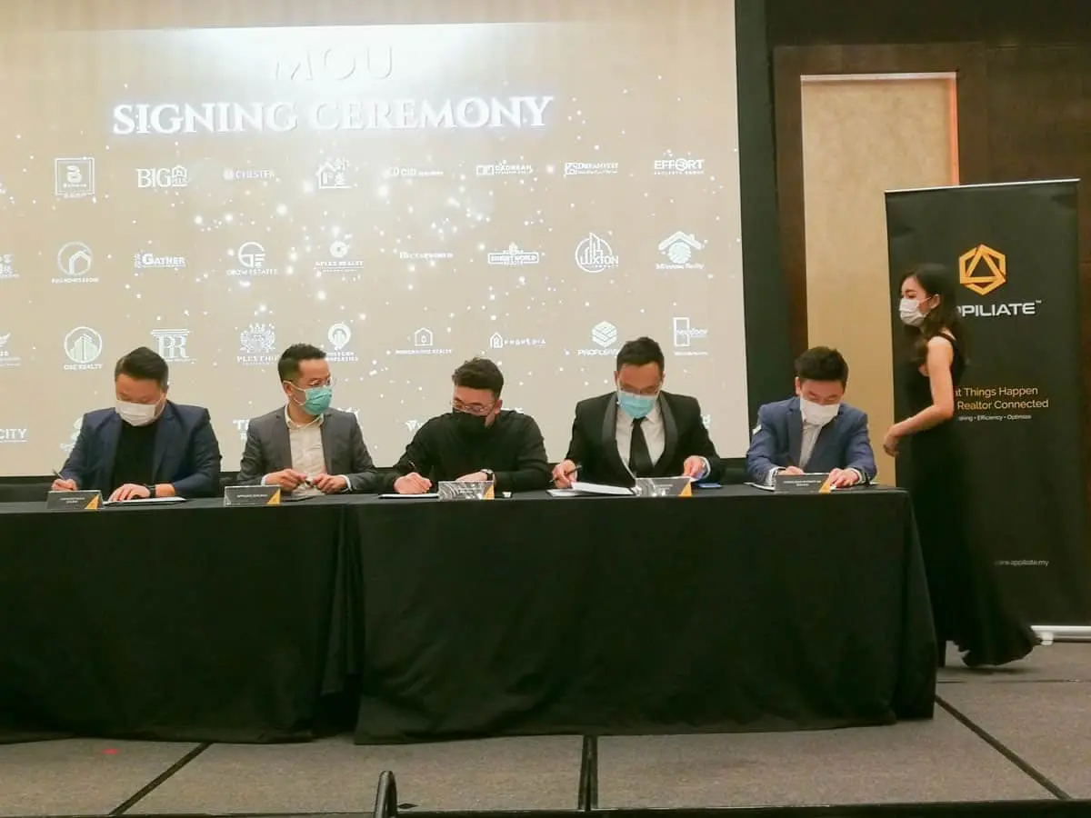 Signing Ceremony of companies in batch of 5