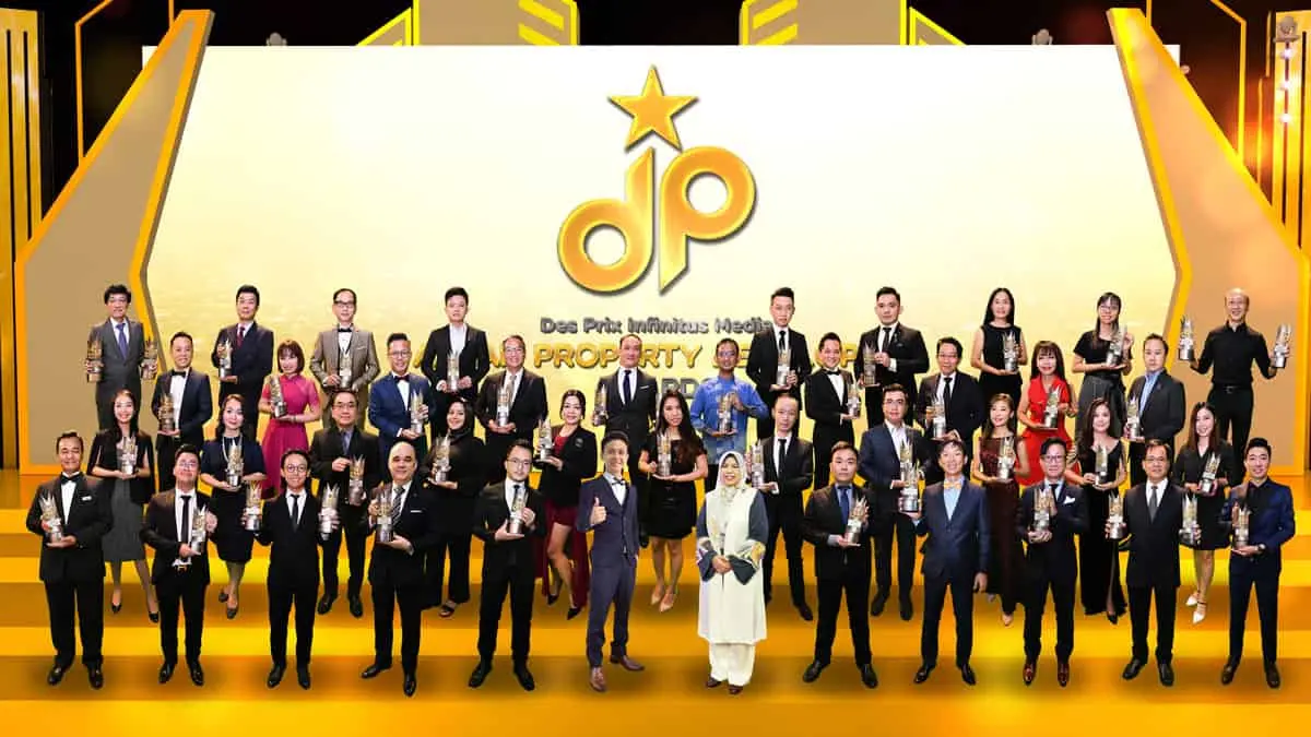 Group photo of ASEAN Property Developer Awards 2020