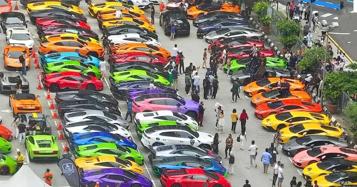 Lamborghinis Blazed Through Record Books in the Largest Supercar Meet - Featured Image