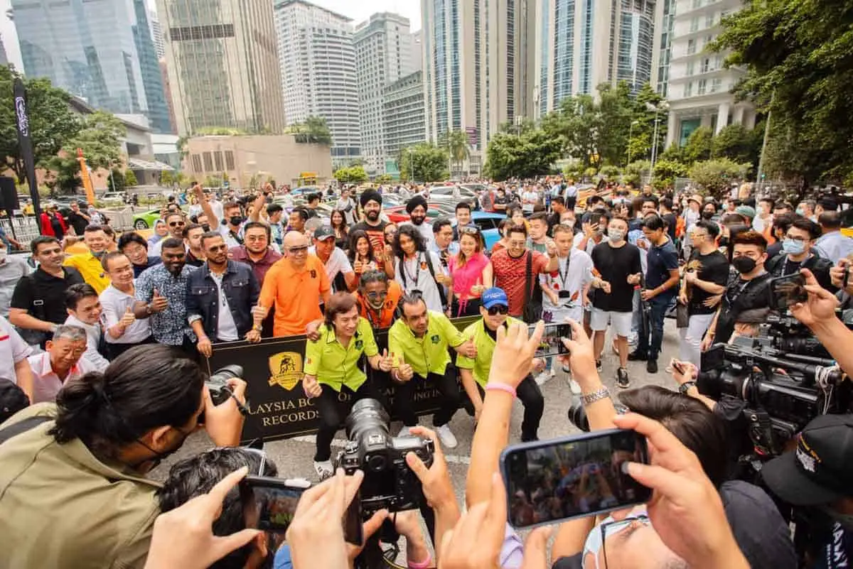 Group Photo of Largest Lamborginis Event