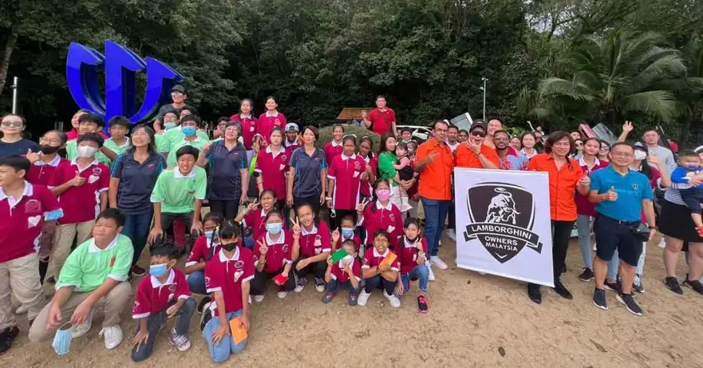 Lamborghini Owners Malaysia gathered over 50 children to fund a donation drive