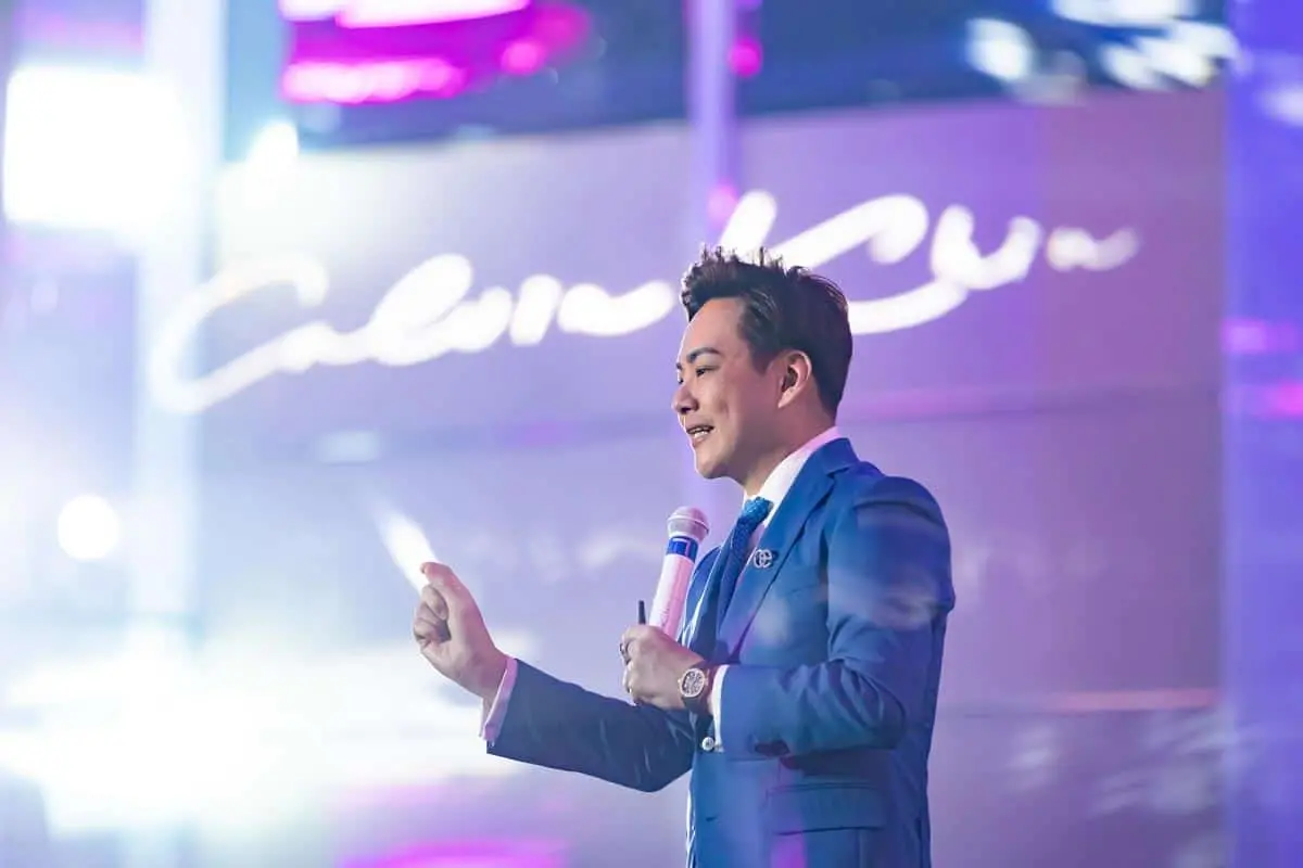 A Photo Datuk Wira Calvin Khiu Giving a Speech in a OE EduGroup Seminar