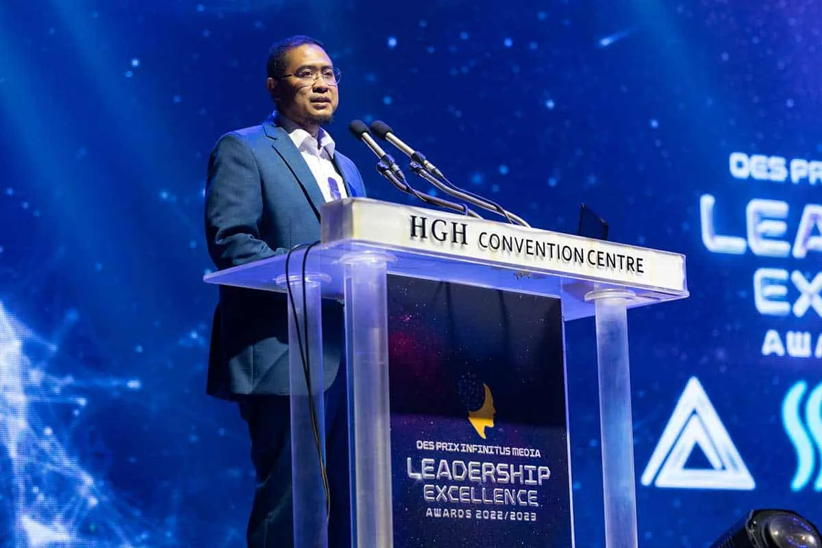 YB Tuan Mohd Fakhrulrazi giving a speech