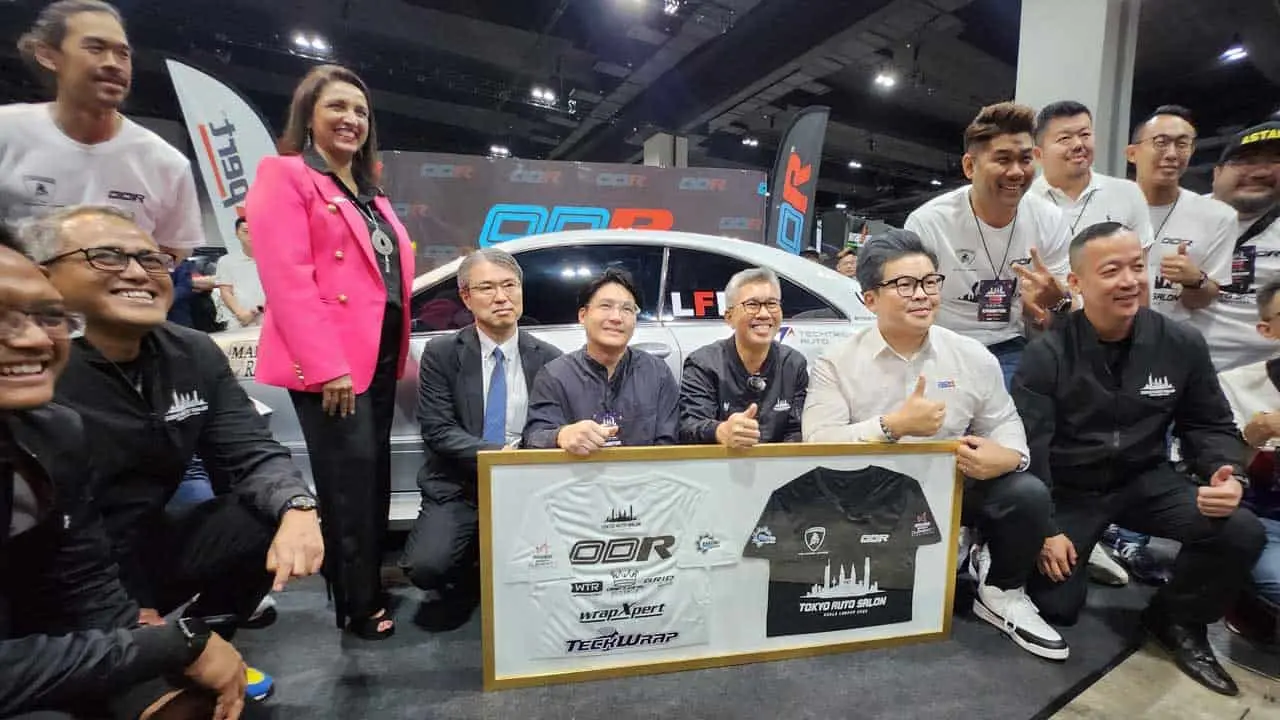 Group Picture of 3D Printed Mercedes-Benz Car Event