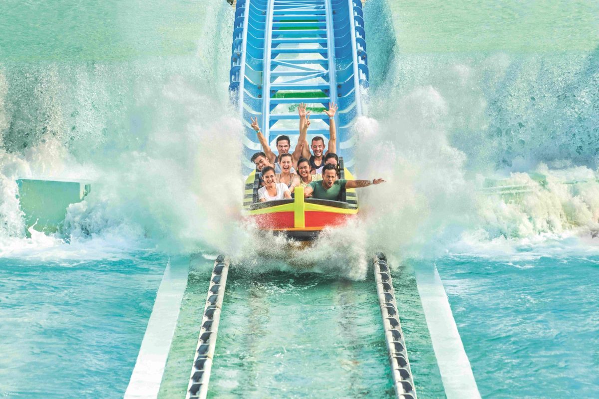 A rollercoaster at Adventure Waterpark that splashes into the water in its final stretch.
