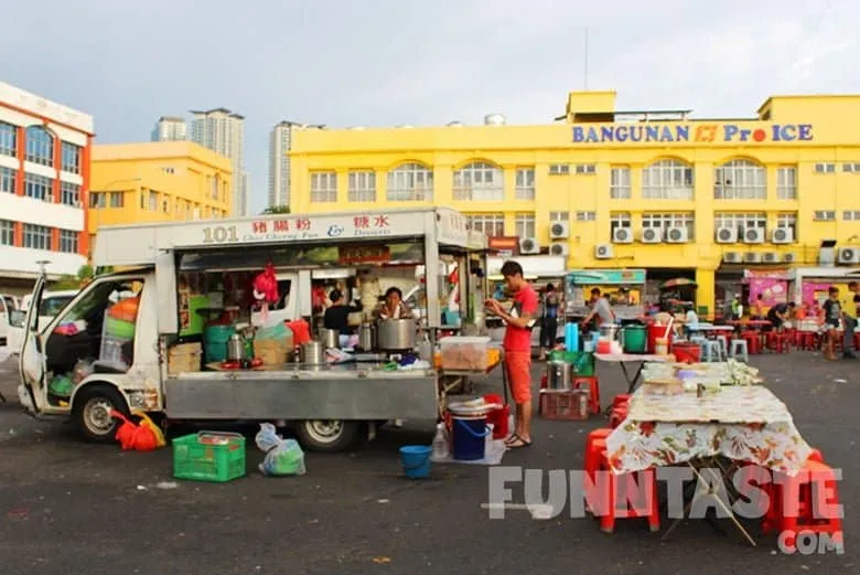 The trucks at Lok Lok street for the dinner rush