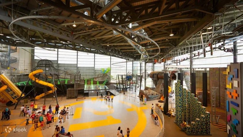 A picture of District 21 that showcases all the attractions that the place has to offer.