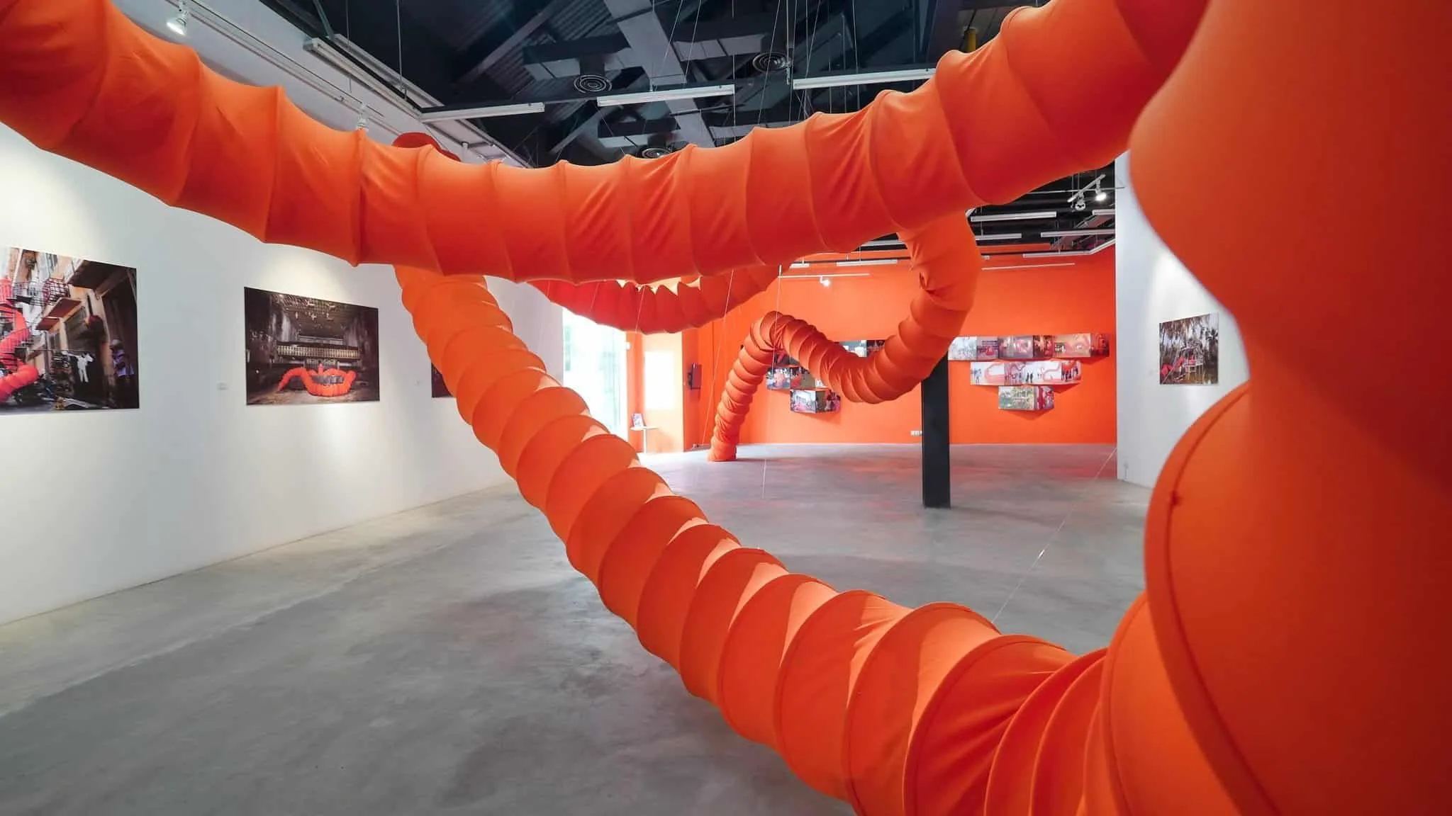 A piece at Wei Ling Gallery