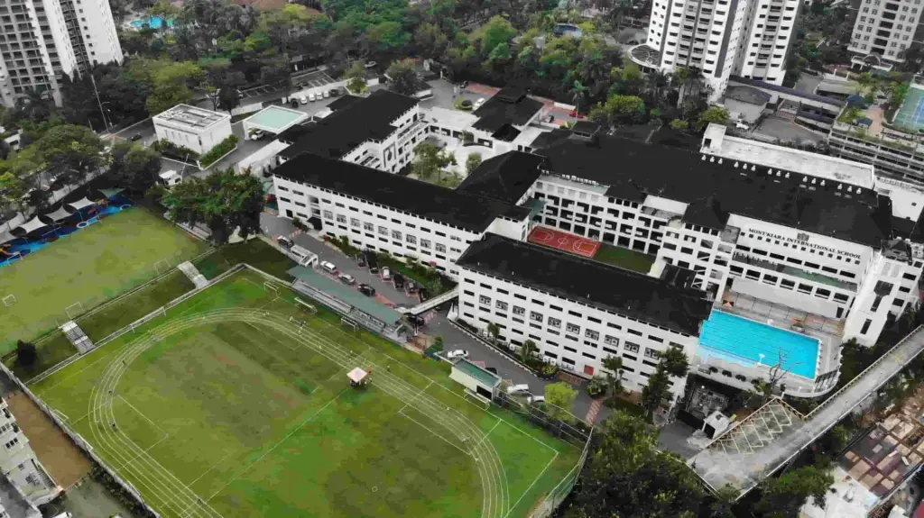 20220607165227 cover