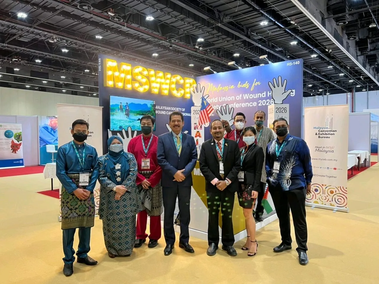 Dr Harikrishna-Group Photo-Standing