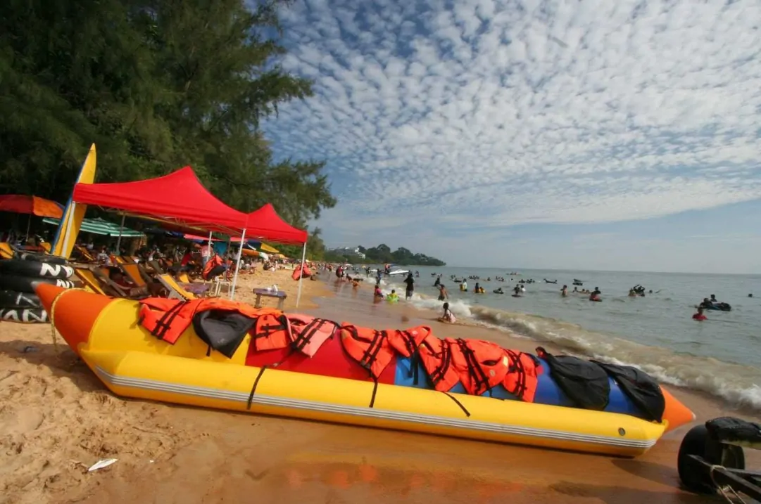 Banana Boat @ Pantai Teluk Kemang