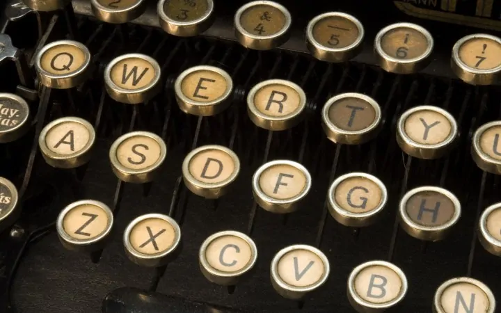 QWERTY keyboard layout